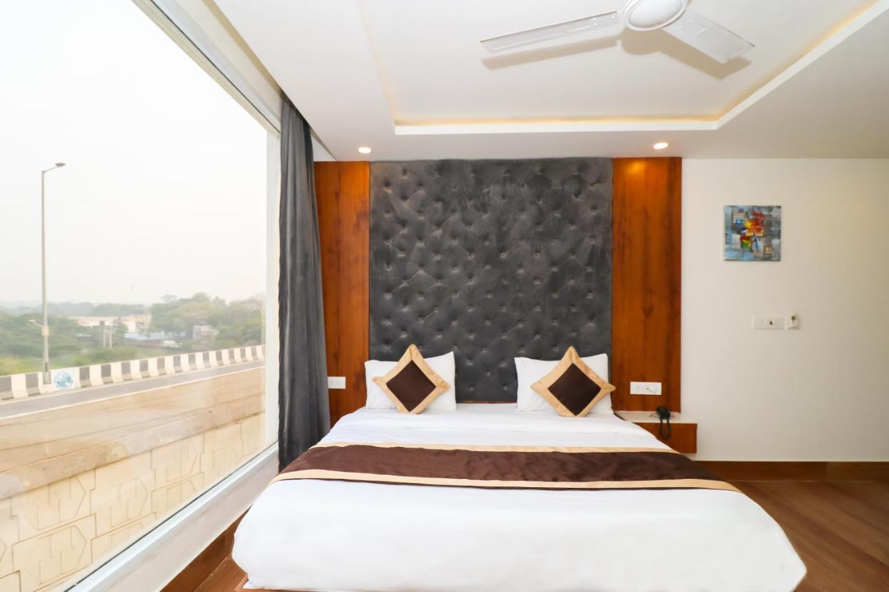 Hotel View - A Boutique Hotel New Delhi Exterior photo