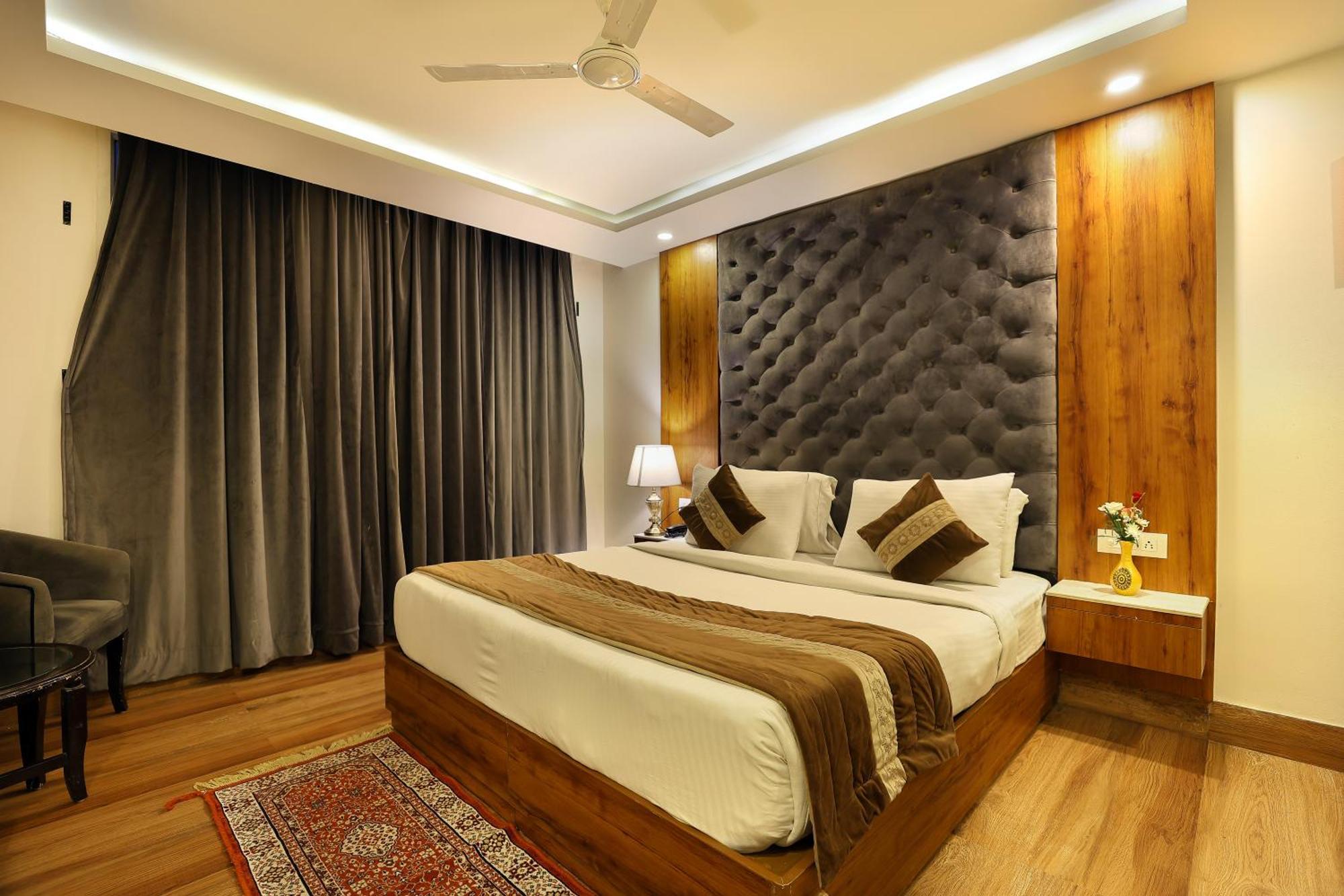 Hotel View - A Boutique Hotel New Delhi Exterior photo